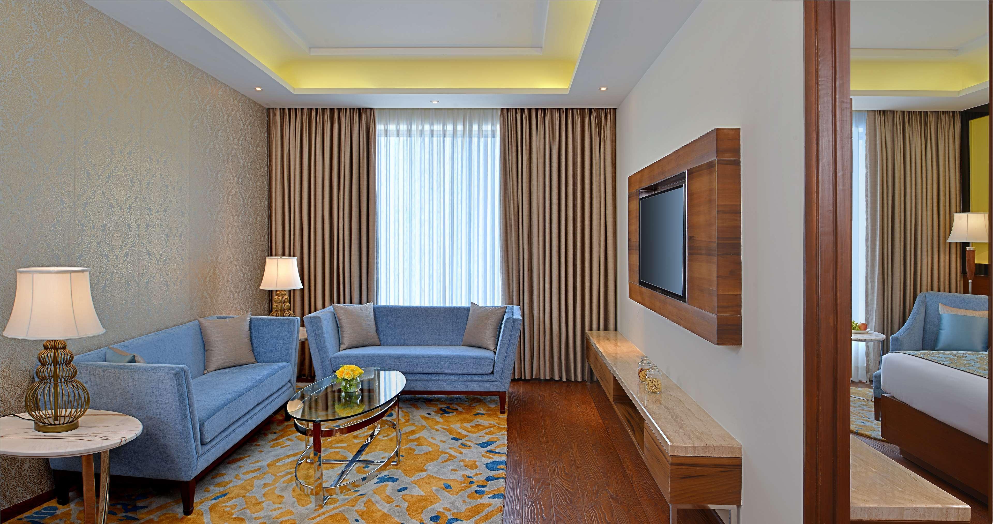 Radisson Gwalior Hotel Exterior photo